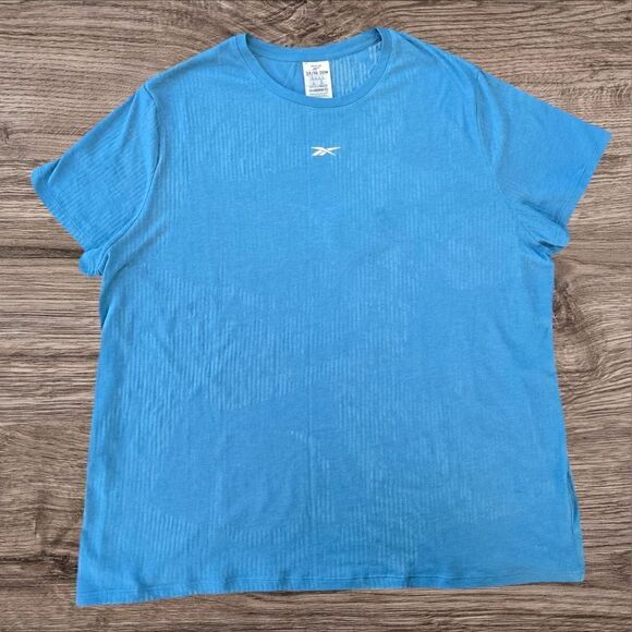 NWOT REEBOK T-SHIRT (65T) - Picture 1 of 7